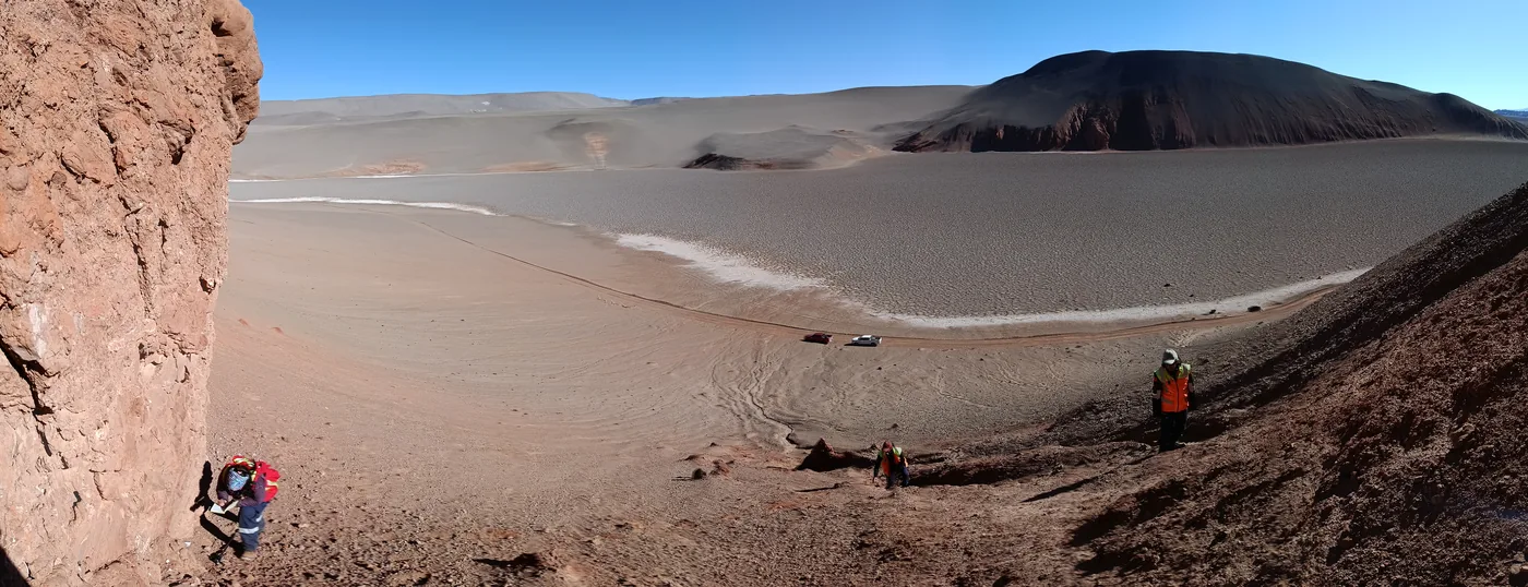 Relevamiento geológico en salar de la Puna argentina