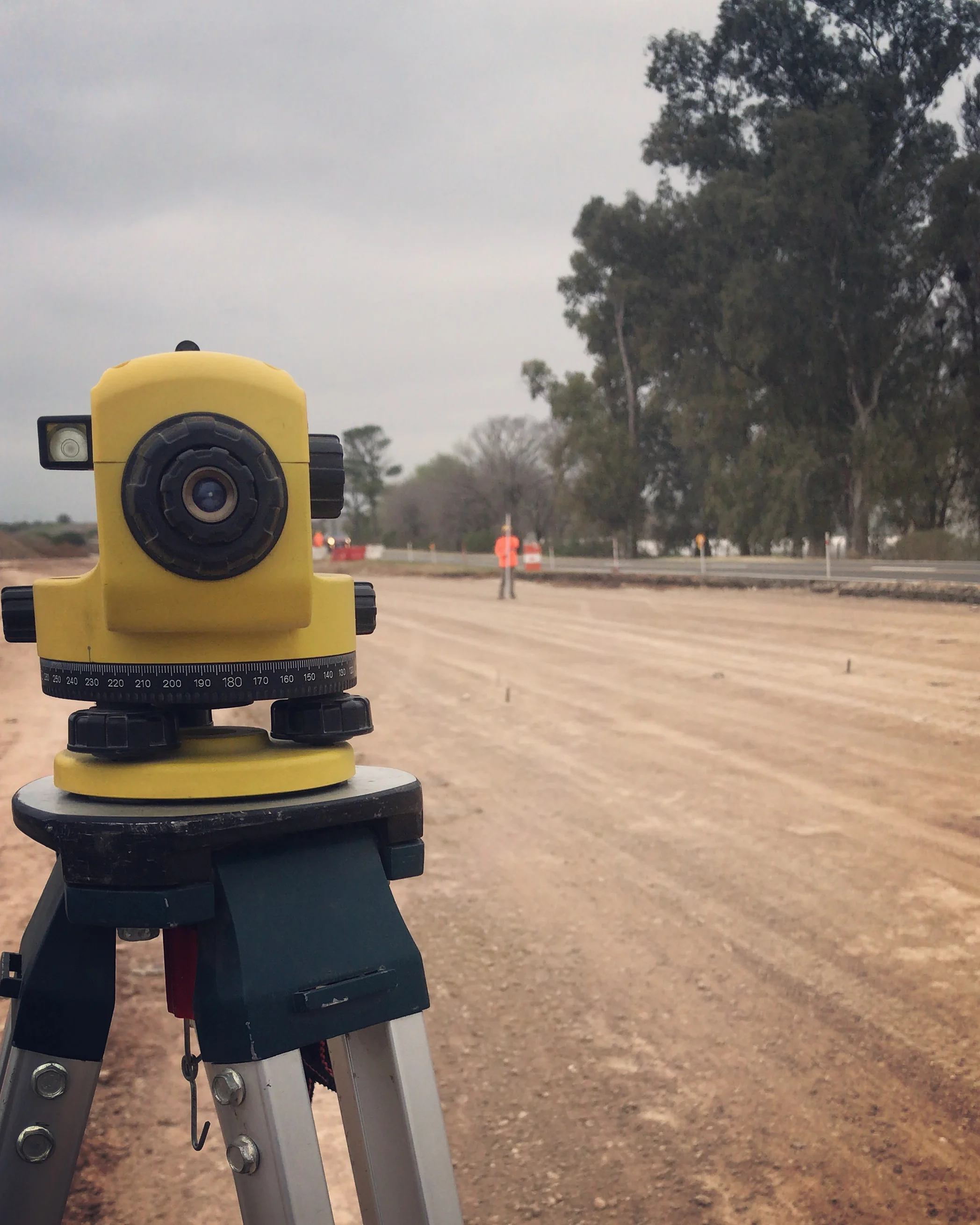 Inspección topográfica en obra vial
