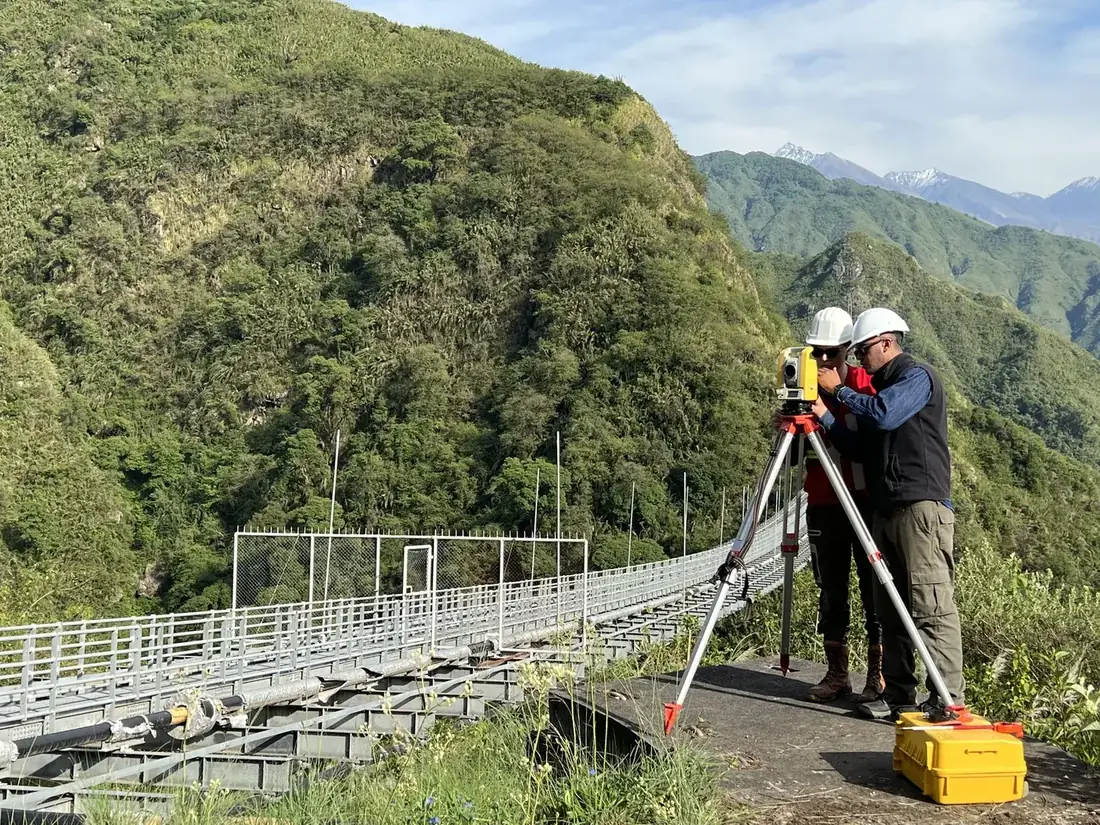 Auscultación de puente - control de movimiento de estructuras
